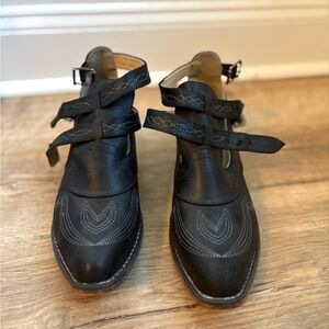 Roper Womens Willa Embroidery Snip Toe Casual Boots Ankle Low Heel 1-2"